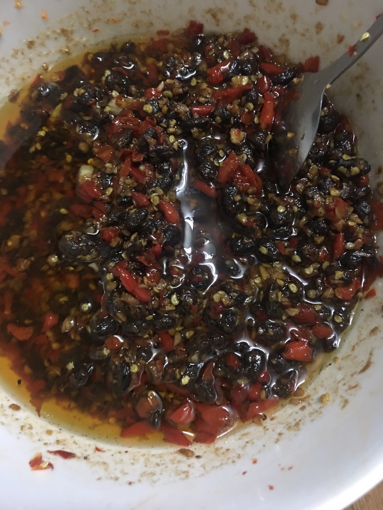 用豆豉做酸辣椒酱的做法(如何做豆豉辣椒酱好吃又简单)